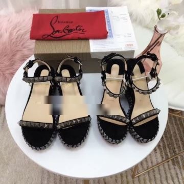 2022 シューズ 争奪戦必至 クリスチャンルブタンコピー サンダル パンプス Christian Louboutinコピー 流行を超えた定番シューズ 