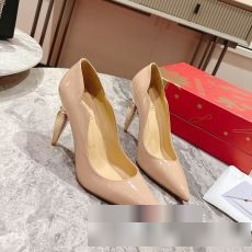 偽物ブランド セレブ愛用の超人気商品 クリスチャンルブタン Christian Louboutin 2023 パンプス 3色可選 安定感が抜群