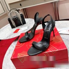 首胸ロゴ 2023 クリスチャンルブタンブランド 偽物 通販 Christian Louboutin パンプス サンダル 足馴染みのいい