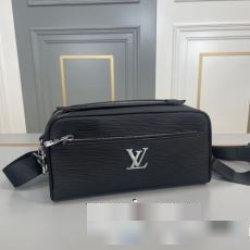 2023 超人気美品◆ ルイ ヴィトンコピーブランド LOUIS VUITTON ショルダーバッグ 斜めがけ メンズ 大容量 斜め掛けバッグ 収納バッグ 本革