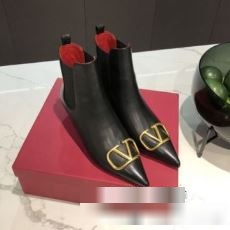 2022 強い魅力を感じる一枚 偽物ブランド ヴァレンティノ VALENTINO ハイヒール レディースシューズ パンプス  走れるパンプス　パンプス 痛くない 疲れない