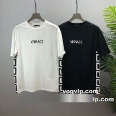 人気販売中 半袖Tシャツ 2色可選 ヴェルサーチ VERSACE 2022秋冬 しっかりした素材感で一枚でも様になるアイテムです ヴェルサーチブランド 偽物 通販