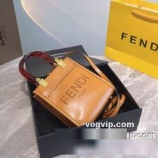 大絶賛の履き心地! 2022秋冬 フェンディブランド 偽物 通販 FENDI ショルダーバッグ 手持ち&ショルダー掛け 3色可選 小さい 軽い トラベル スクエア おしゃれ 軽量