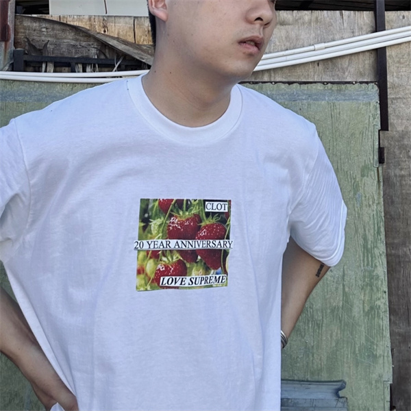 CLOT x SUPREME コピー Tシャツ 20th Anniversary コラボ イチゴ プリント シュプリーム