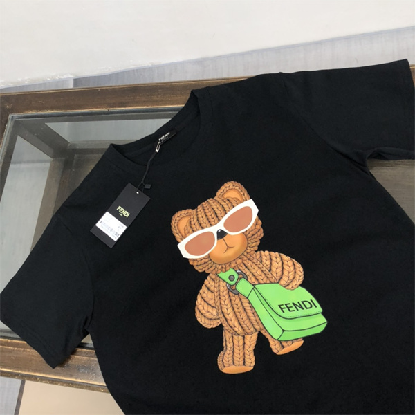 FENDI 偽物 Ｔシャツ 熊 クマ 縫ぐるみ ロゴ プリント かわいい 100%コットン フェンディ