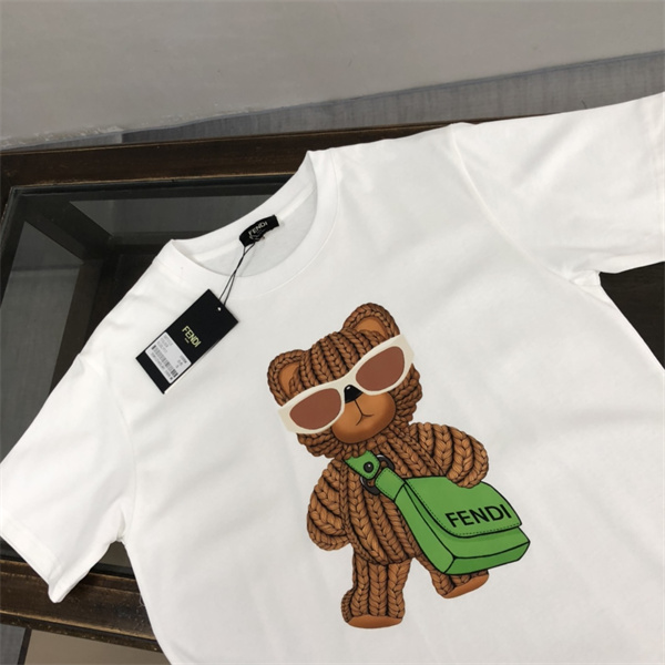 FENDI 偽物 Ｔシャツ 熊 クマ 縫ぐるみ ロゴ プリント かわいい 100%コットン フェンディ