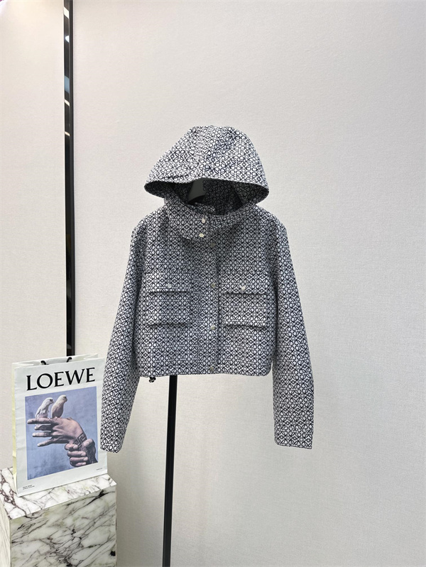 最新のファッショントレンドロエベ（LOEWE）コピー ジャケット：洗練されたスタイルと機能性の融合コピー