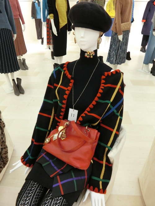 ユキ トリヰ「過去30年のファッション」をプレイバック、現代へと繋ぐ‟タイムレスな美しさ”コピー ユキ トリヰ「過去30年のファッション」をプレイバック、現代へと繋ぐ‟タイムレスな美しさ”コピー