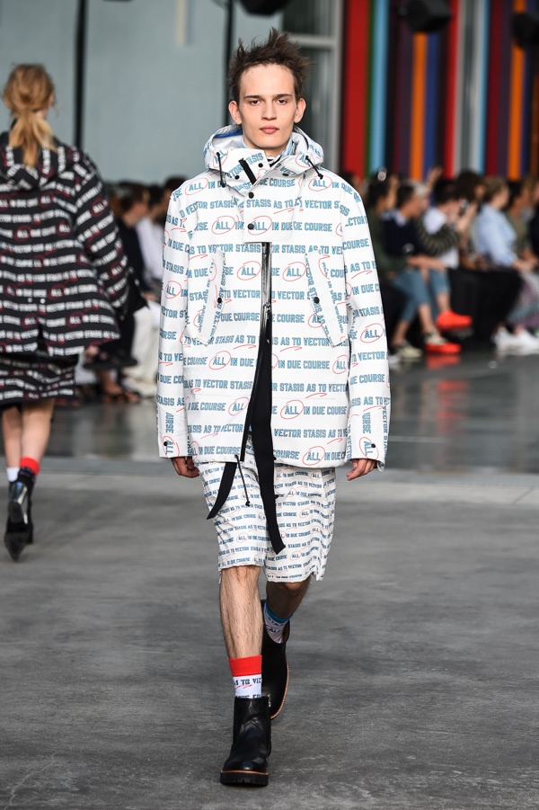 sacai 2018年春夏メンズコレクション - 国境と季節を超えたsacai流ハイブリッドコピー sacai 2018年春夏メンズコレクション - 国境と季節を超えたsacai流ハイブリッドコピー