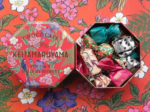ケイタ マルヤマのバレンタイン“花鳥柄”チョコレート缶、チャイ風味やオレンジ香るショコラコピー ケイタ マルヤマのバレンタイン“花鳥柄”チョコレート缶、チャイ風味やオレンジ香るショコラコピー